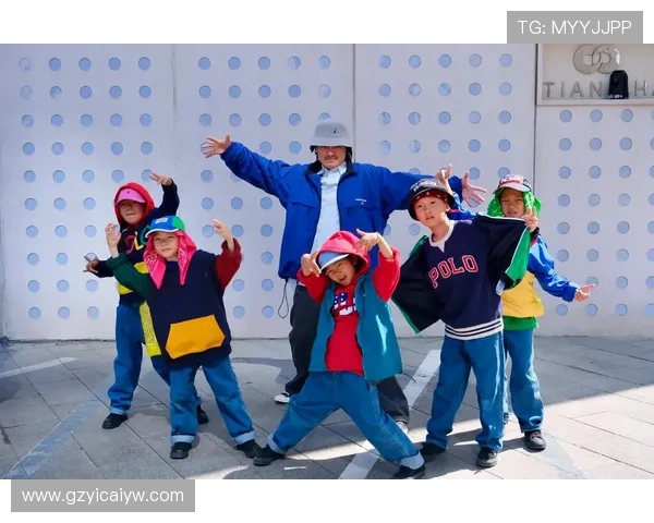 成都街舞队灵活性表现突出荣登全国街舞灵活性排行榜第七名